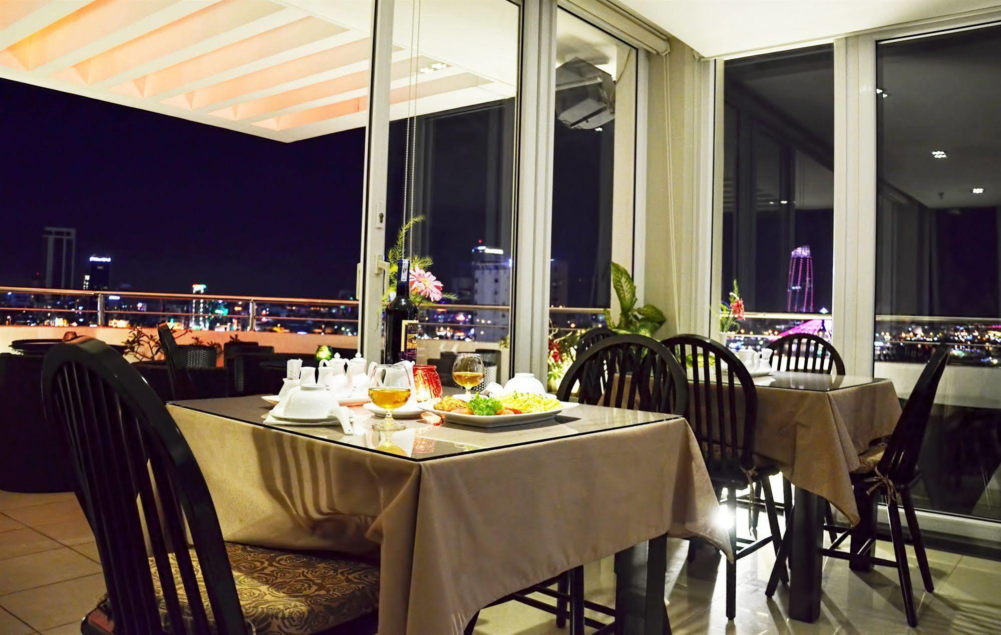D&C Hotel Da Nang Buitenkant foto