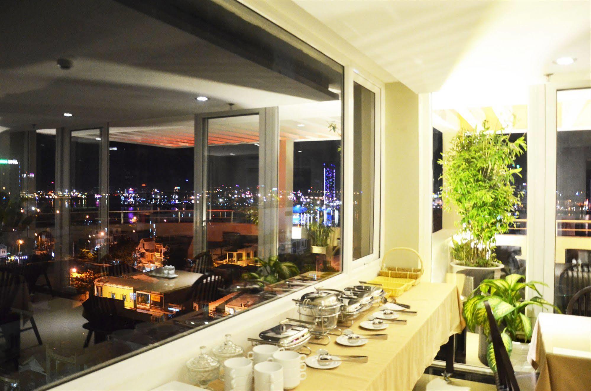 D&C Hotel Da Nang Buitenkant foto