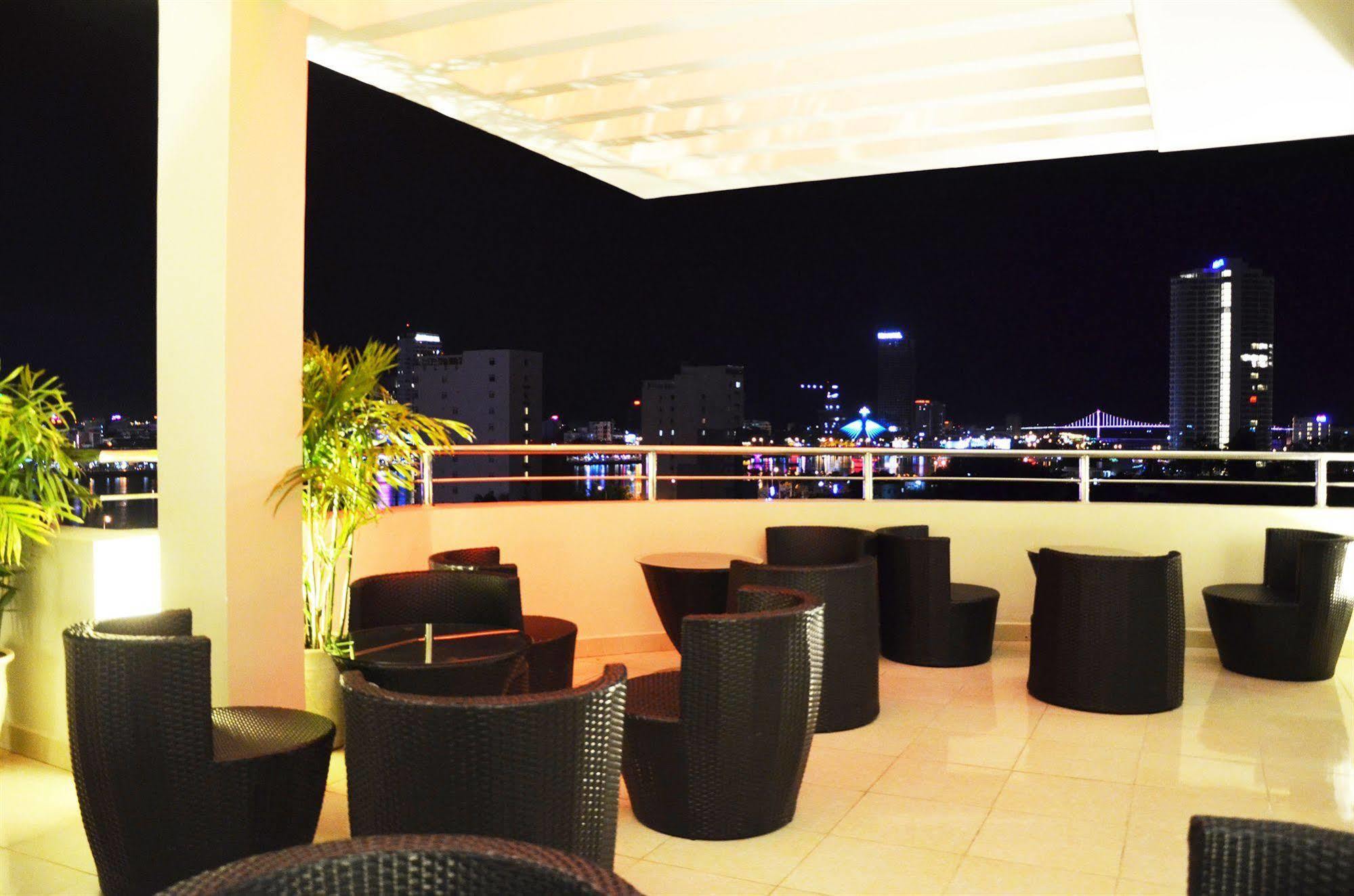 D&C Hotel Da Nang Buitenkant foto