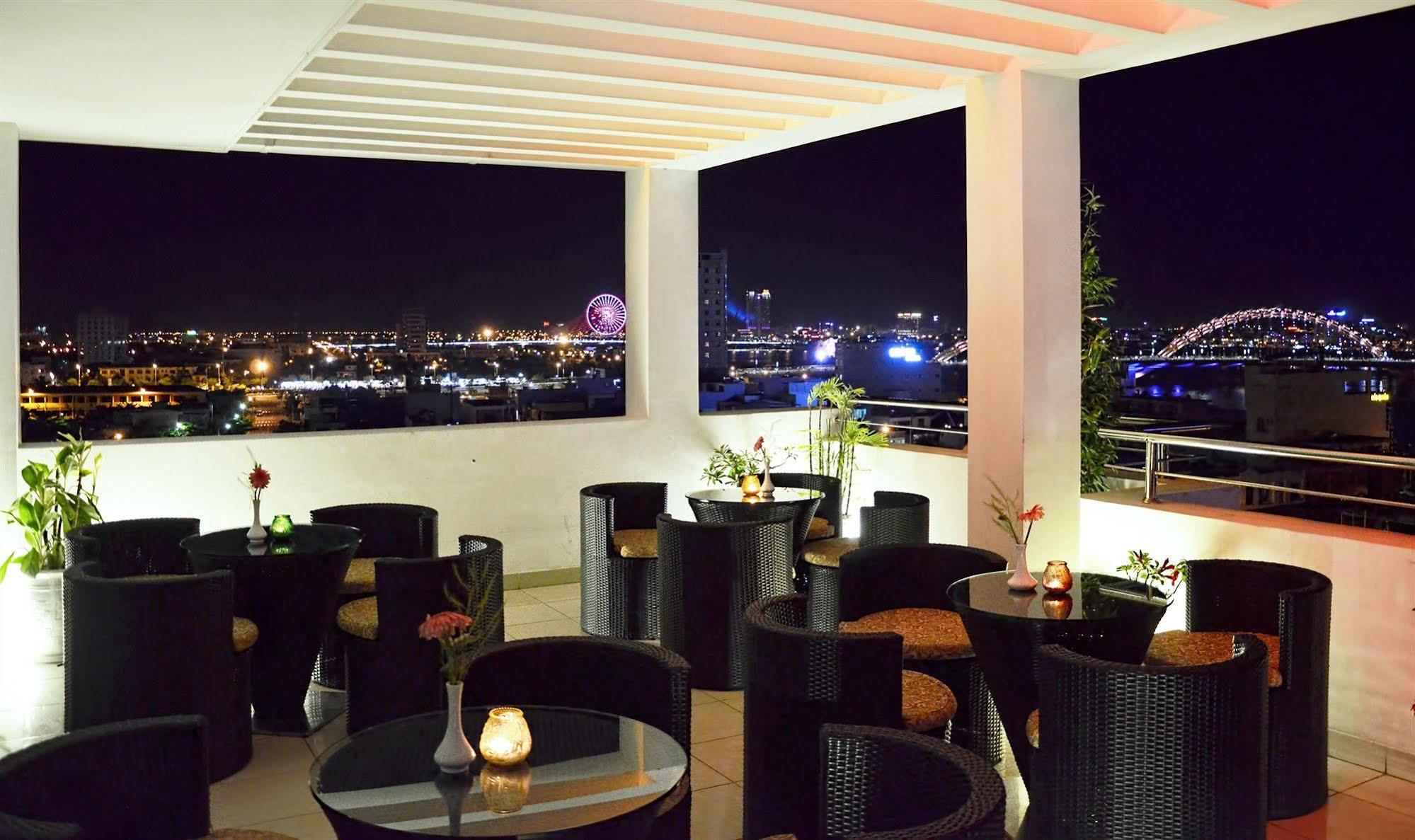 D&C Hotel Da Nang Buitenkant foto