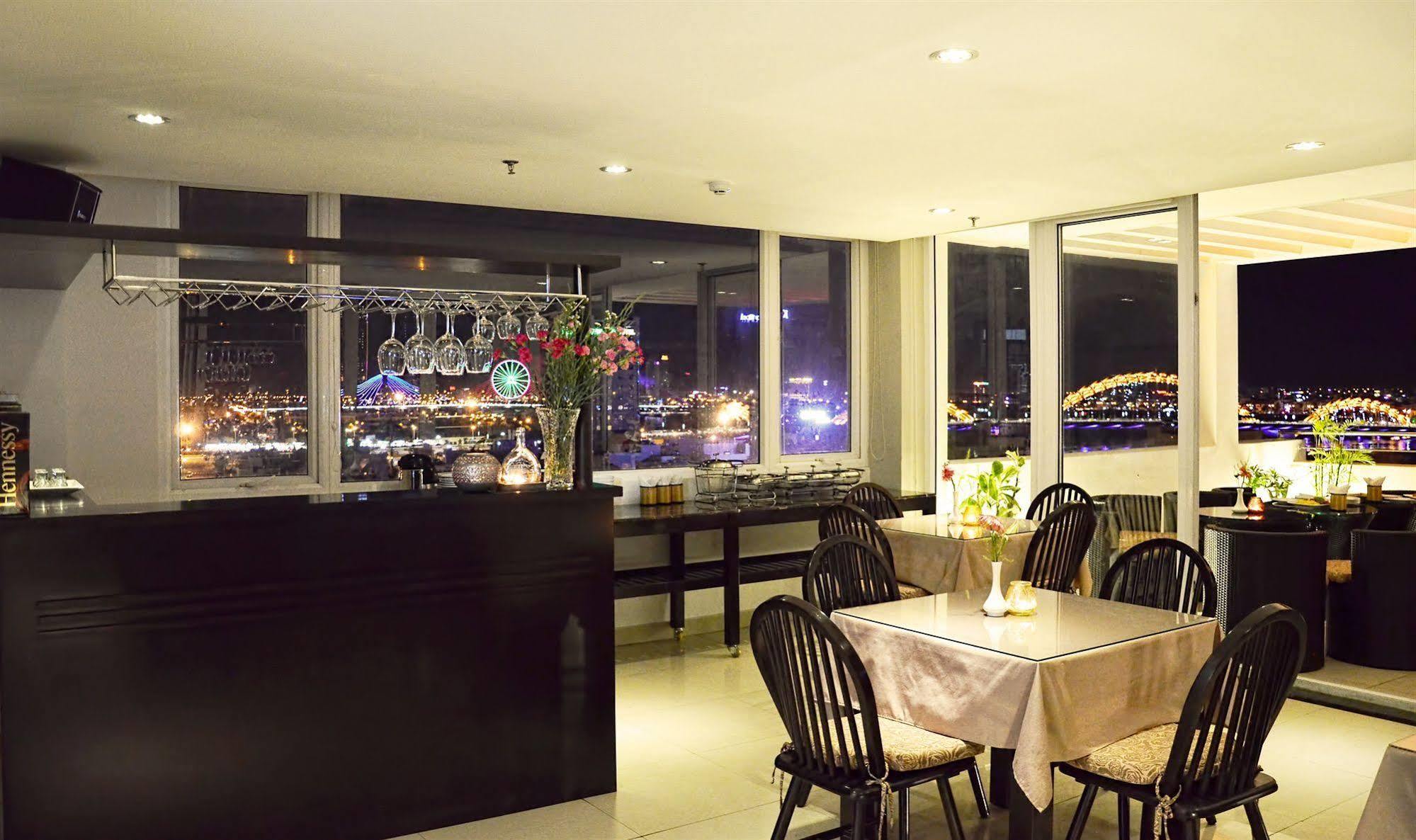 D&C Hotel Da Nang Buitenkant foto
